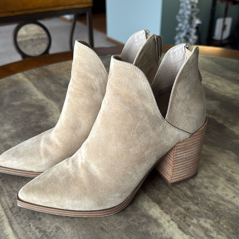 Steve Madden leather booties- size 8 - Excellent condition